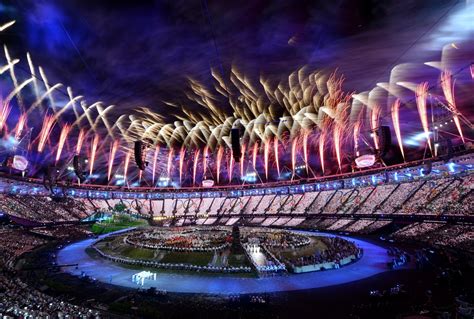 Los Juegos Olímpicos de Londres 2012: Un Renacimiento Olímpico para la Capital Británica y una Celebración Global del Deporte